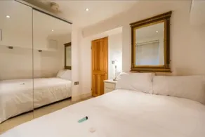 Stylish Apartment Camden - Image 2
