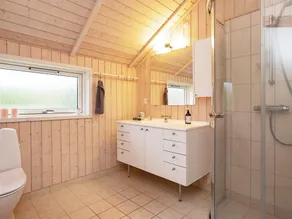 Picturesque Holiday Home in Hovedstaden With Sauna - Image 3