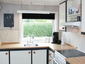 Quaint Holiday Home in Esbjerg With Sea Nearby - Image 3
