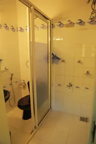 Camellia Lake Resort - Image 4