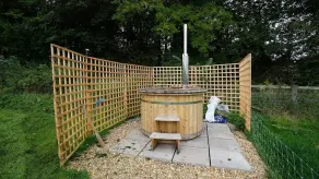 Showman's Hut @ Westcote - Image 2