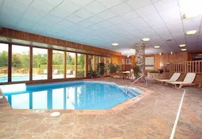 Howard Johnson by Wyndham Merrillville - Image 5