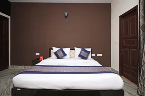 OYO Flagship 8914 Hotel Ambrosia - Image 2