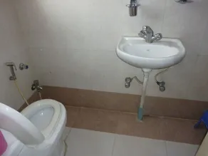 Shree Yash Hotel by OYO Rooms - Image 3