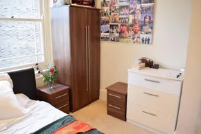 1 Bedroom Apartment In Earls Court - Image 2