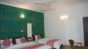 Maxfort Airport Hotel - Image 2