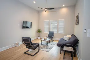Brand New Remodeled 3BR2BA House Near Downtown - Image 2