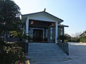 Yangshuo Mountain Top Retreat - Image 3