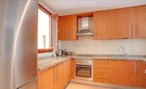 2 Bedrooms Apartment with Garden View - Image 2