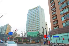 Swan Hotel Shanghai (Hongkou Football Stadium Branch) - Image 4