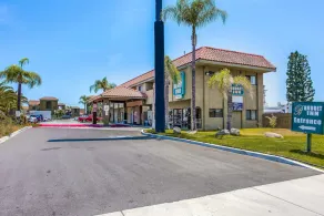 Budget Inn Anaheim / Santa Fe Springs - Image 4