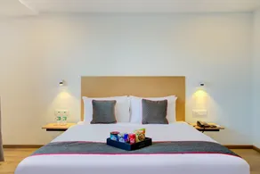 OYO Townhouse 127 Hotel Alpha Centre - Image 3