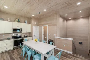 An Exclusive Waterfront Property - Image 4
