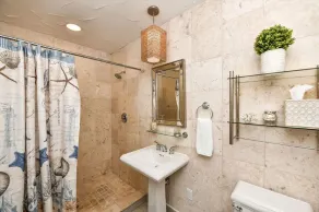 Crescent Street Villas by Beachside Management - Image 2