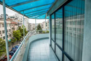 Spacious & Sunny Maisonette w/ Terrace near Centre - Image 5