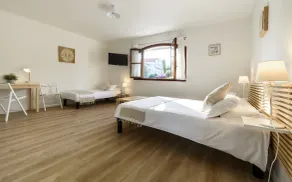 Hotel & Studio Astor - Image 4