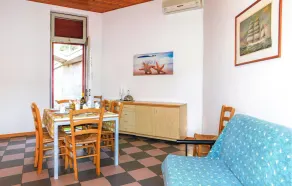 Stunning Home in Lignano Sabbiadoro With 3 Bedrooms - Image 2