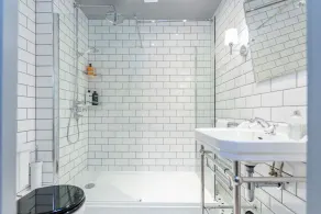 Hoxton 2 Bed Apartment by BaseToGo - Image 2