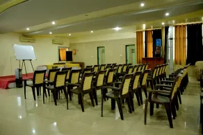 Hotel Bliss Executive by OYO - Image 4