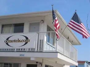 Sun N Fun Motel - Image 3