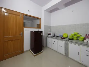 OYO Home 12695 Cosy Studio - Image 2