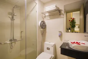 Love Nha Trang Hotel - Image 4