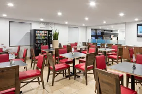 Holiday Inn Express Brooklyn - Image 5
