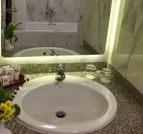 Seven Trumpets Guesthouse - Image 1