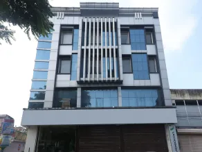 Hotel New Shiv Murti By OYO Rooms - Image 4