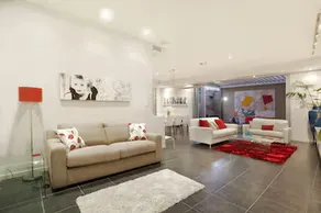 Lambert House - Image 2