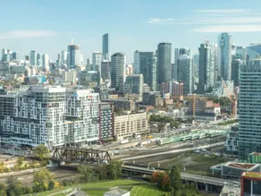 Modern 2 Bedroom Condo With CN Tower Views - Image 4
