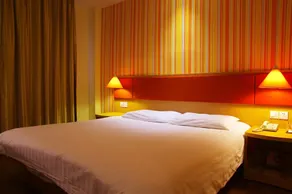 Home Inn - Image 5