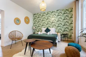 Luxury home in Paris - Image 4