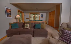Logxurious 5 Bedroom House - Image 4