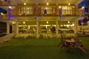 The Paramount Inn by OYO Rooms - Image 5