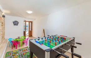 Nice Home in Vodnjan with Outdoor Swimming Pool, Hot Tub & 4 Bedrooms - Image 2
