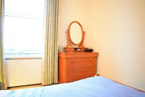 Kensington 2 Bedroom Flat With Balcony - Image 3