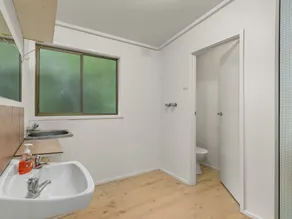Hidden Escape Free Wifi & Foxtel Surfside PET Friendly - Image 4
