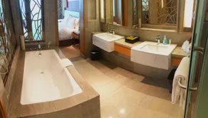 Luxury Blue Horizon Hotel - Image 2