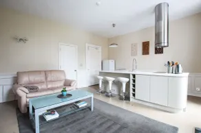 Elegant Georgian Apartment Near Clifton Village - Image 4