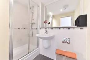Allen Gardens Apartments - Image 4