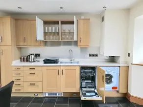 Hamilton house - Image 3