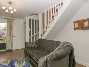 Oak Cottage - Image 2