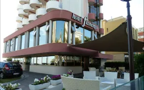 Hotel Flamingo - Image 1