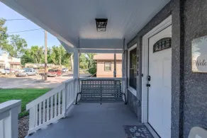 Couple's Mountain Getaway Close to Everything! - Image 2