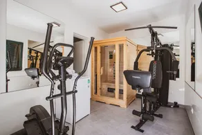 A2 - Luxury apt w Terrace, Gym, Jacuzzi & Sauna - Image 3