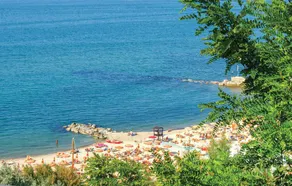 Beautiful Home in Ponzano di Fermo With Jacuzzi, Wifi and 4 Bedrooms - Image 4