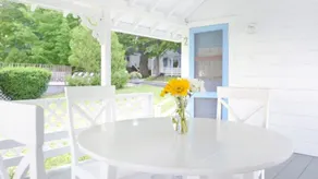 2 River Road Inn & Cottages - Image 4