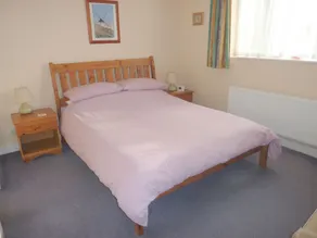 Bridge House B&B Cheltenham - Image 2