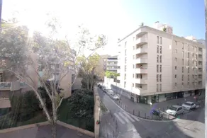 Quiet apt downtown with airco and a balcony - Image 3
